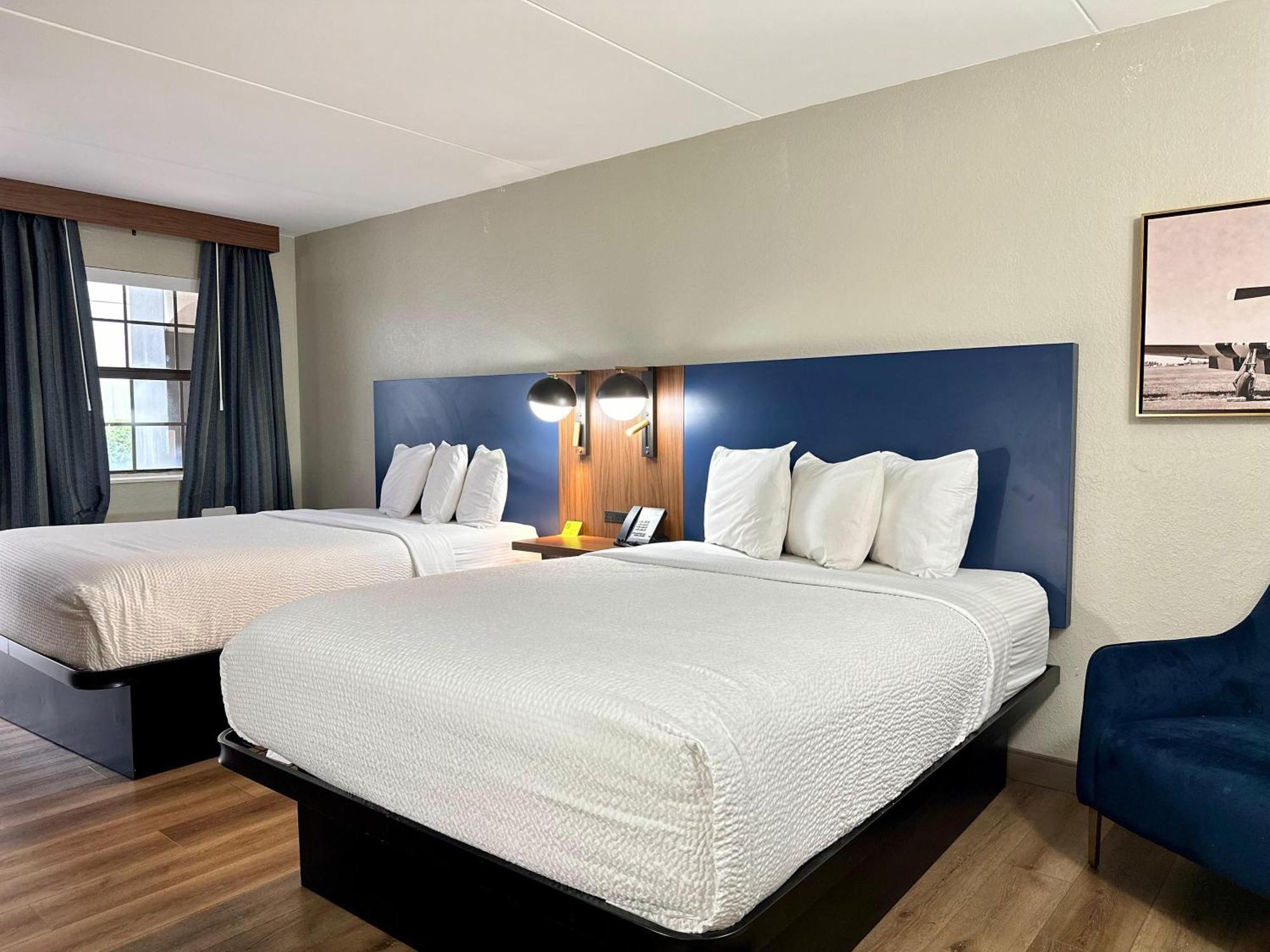 La Quinta Inn By Wyndham Huntsville Research Park מראה חיצוני תמונה
