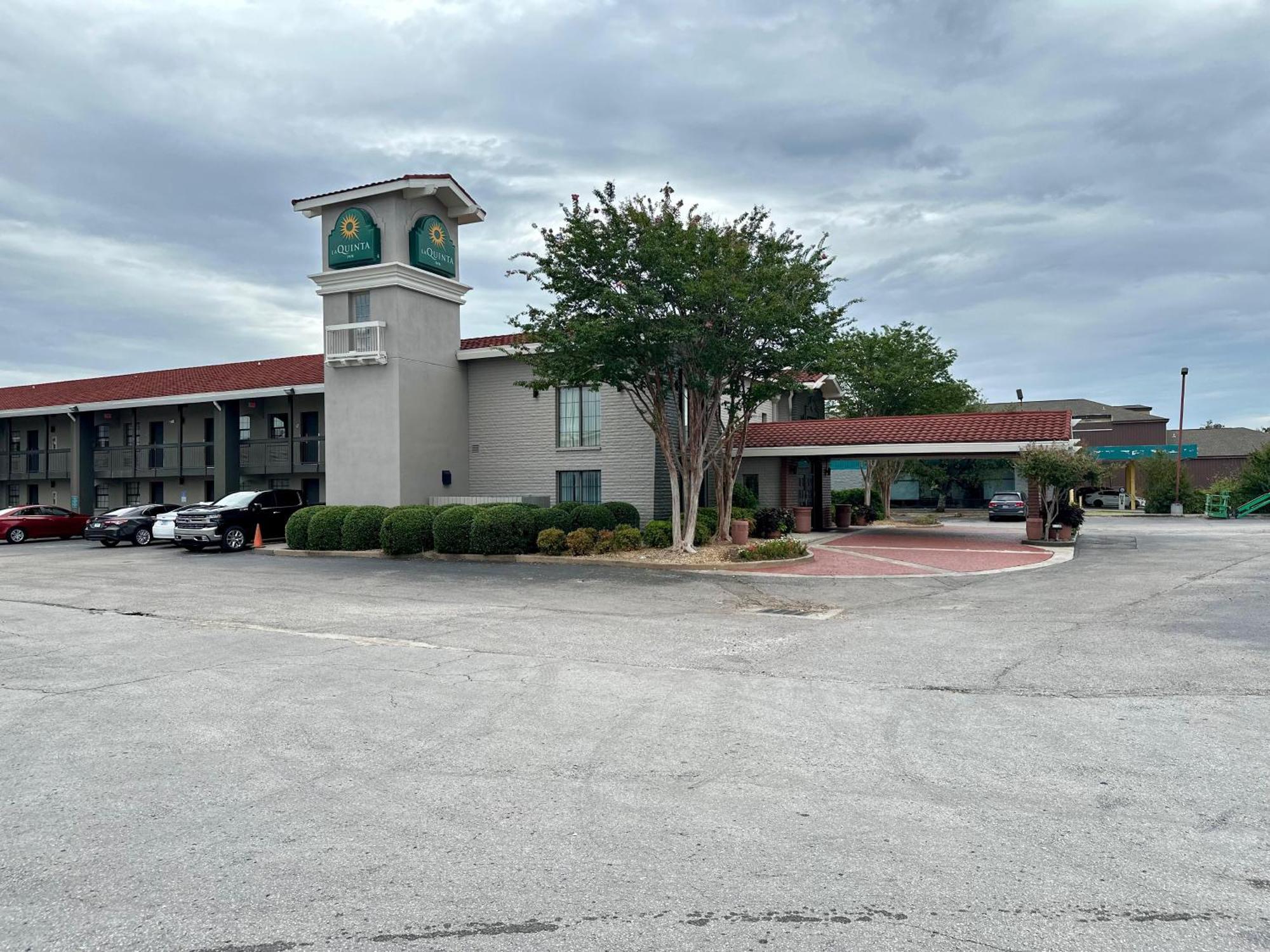 La Quinta Inn By Wyndham Huntsville Research Park מראה חיצוני תמונה