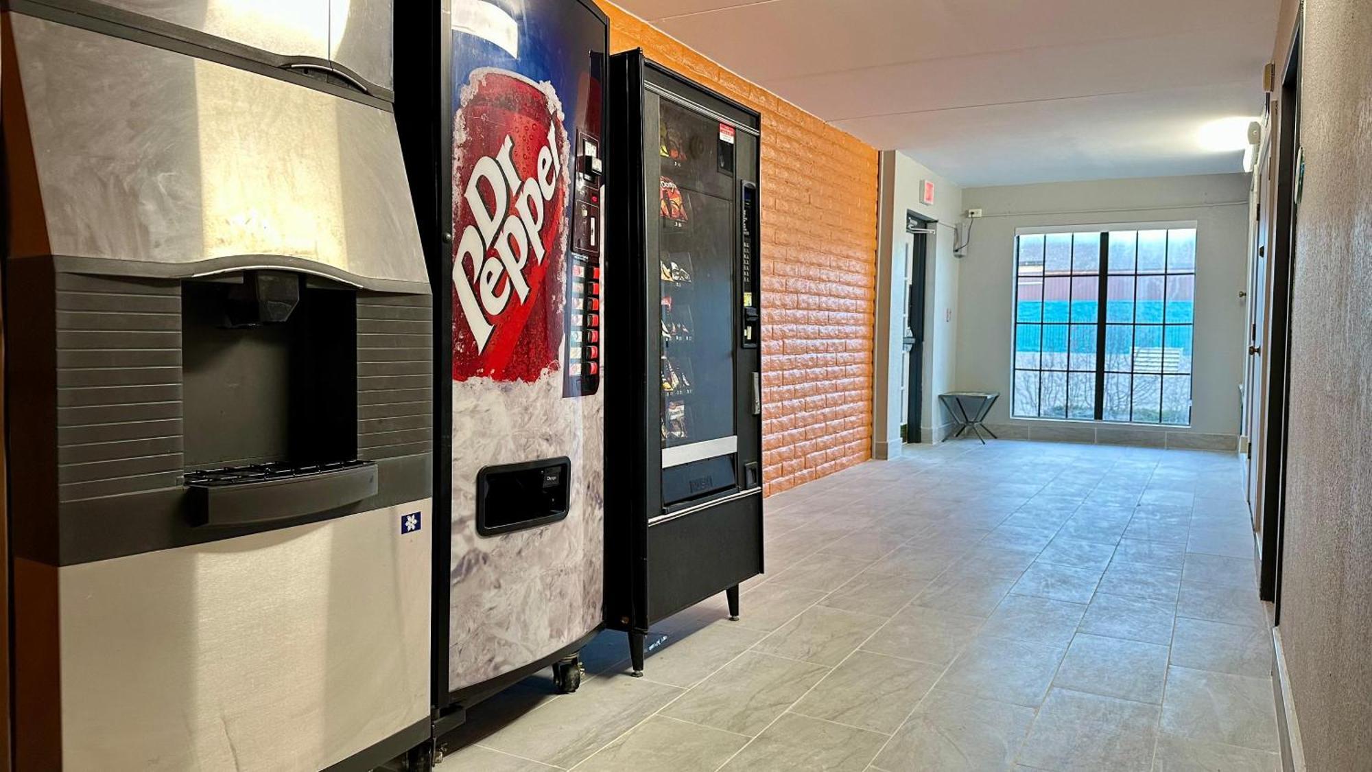 La Quinta Inn By Wyndham Huntsville Research Park מראה חיצוני תמונה