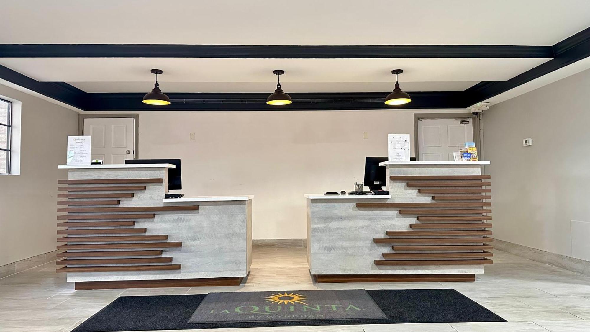 La Quinta Inn By Wyndham Huntsville Research Park מראה חיצוני תמונה