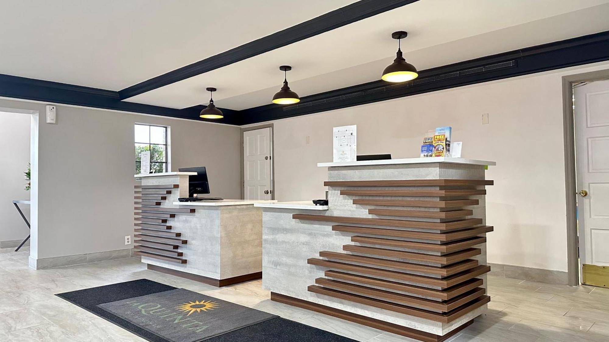 La Quinta Inn By Wyndham Huntsville Research Park מראה חיצוני תמונה