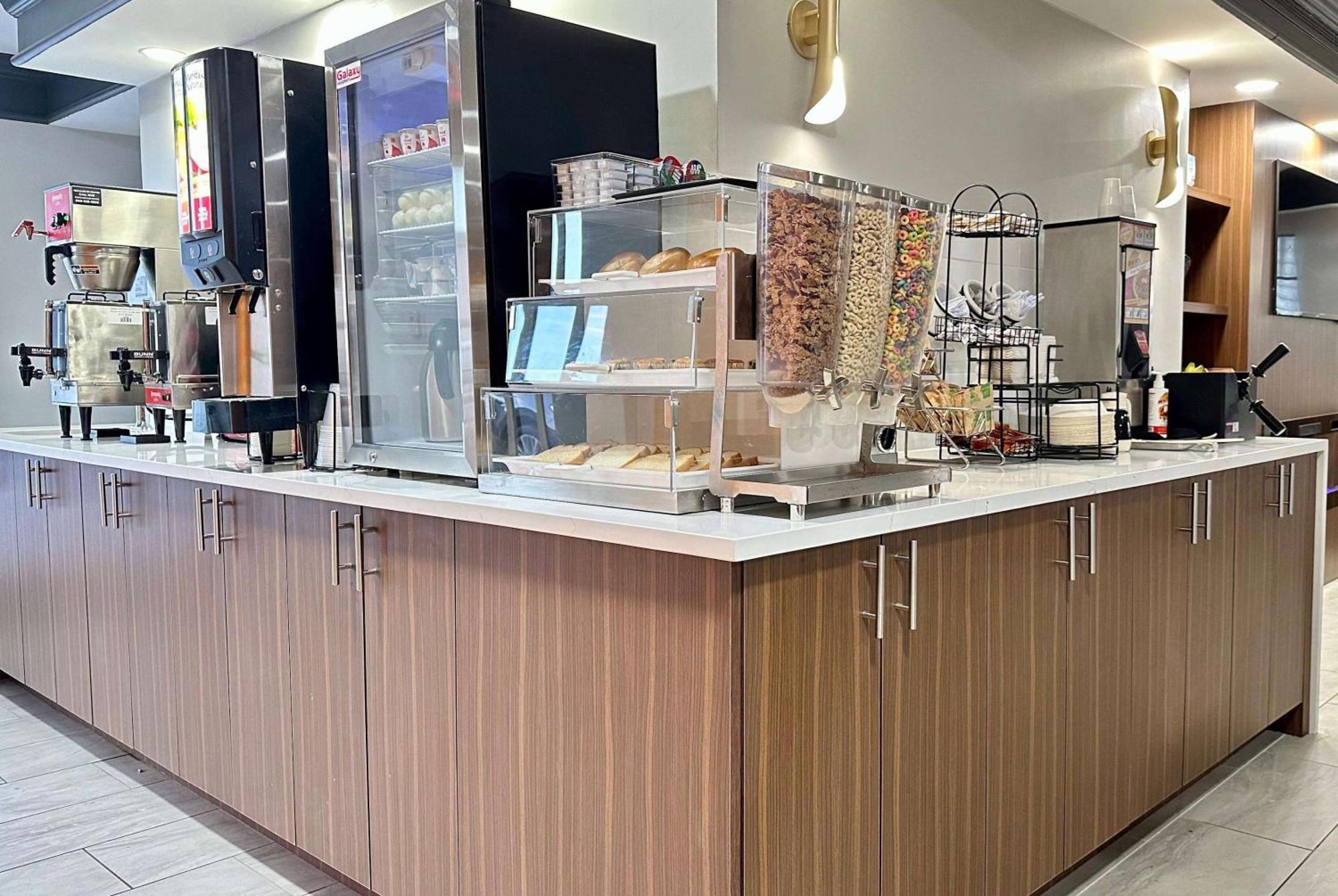 La Quinta Inn By Wyndham Huntsville Research Park מראה חיצוני תמונה