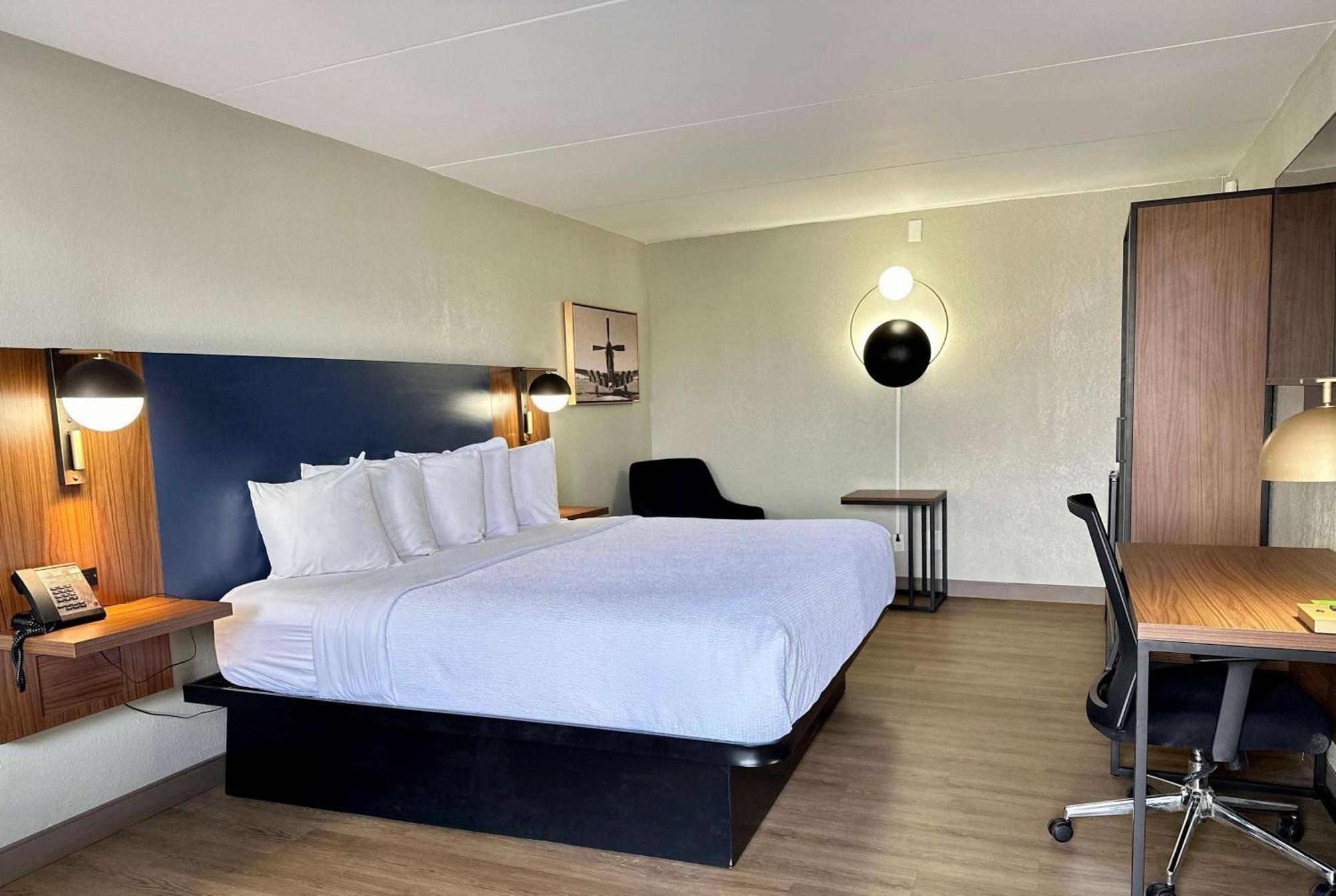 La Quinta Inn By Wyndham Huntsville Research Park מראה חיצוני תמונה