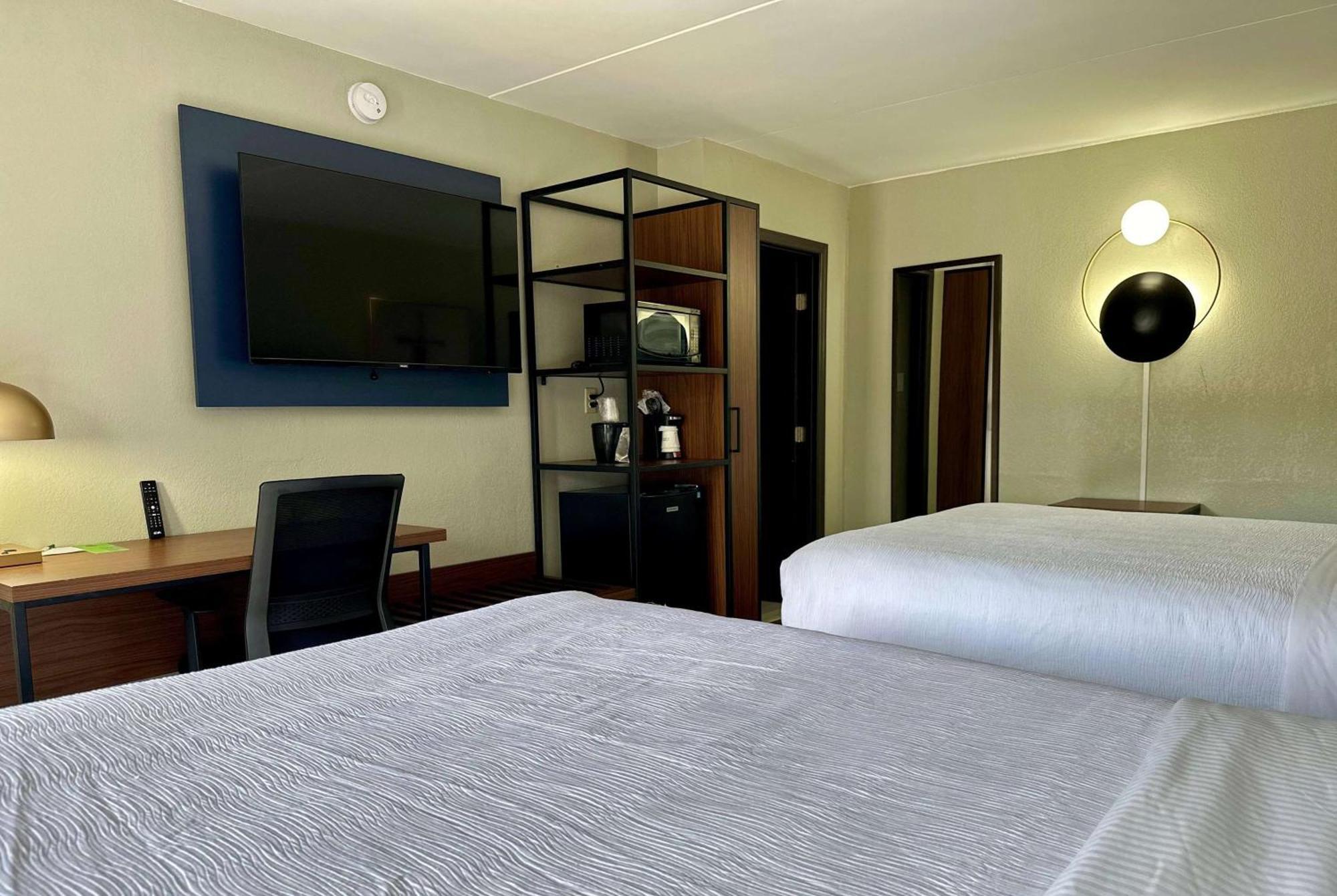 La Quinta Inn By Wyndham Huntsville Research Park מראה חיצוני תמונה