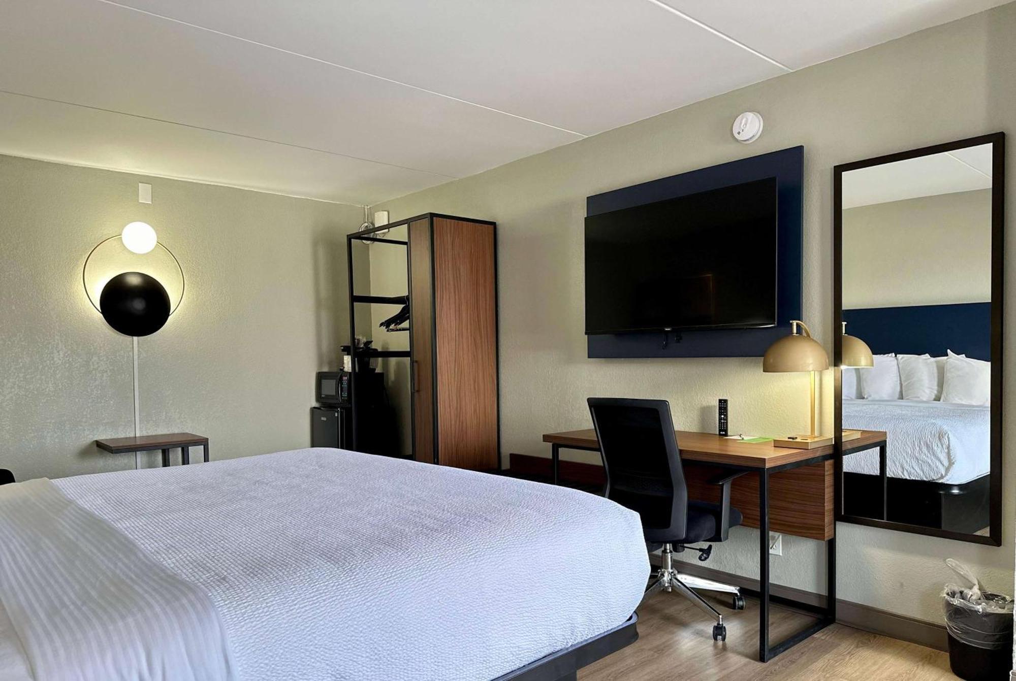 La Quinta Inn By Wyndham Huntsville Research Park מראה חיצוני תמונה