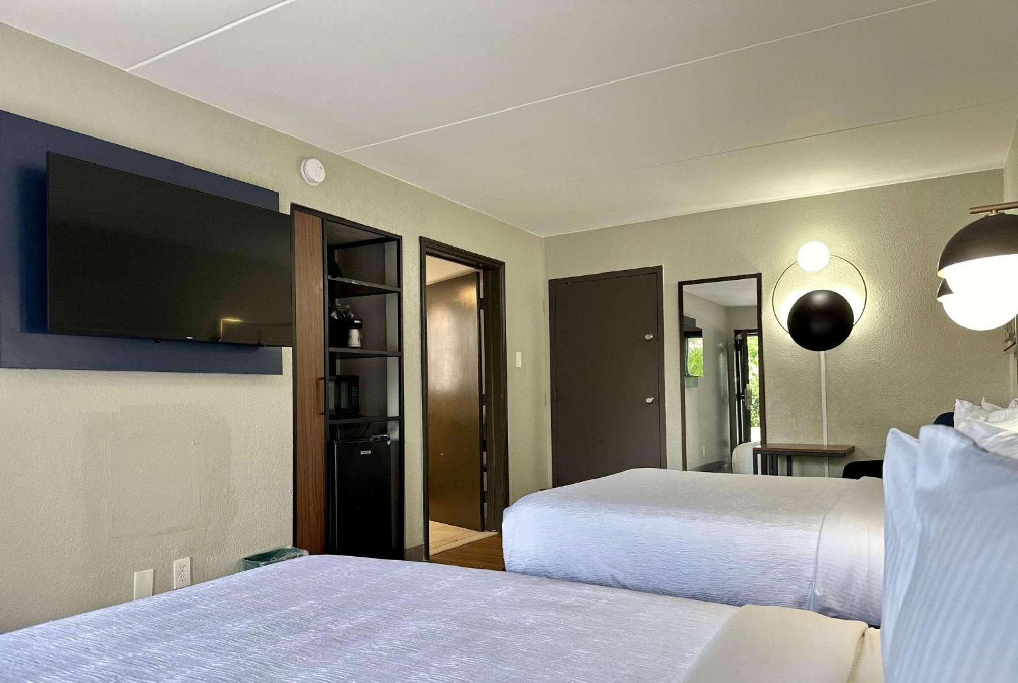 La Quinta Inn By Wyndham Huntsville Research Park מראה חיצוני תמונה