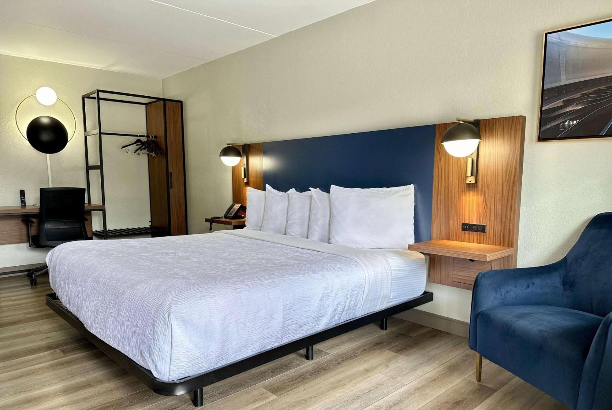 La Quinta Inn By Wyndham Huntsville Research Park מראה חיצוני תמונה
