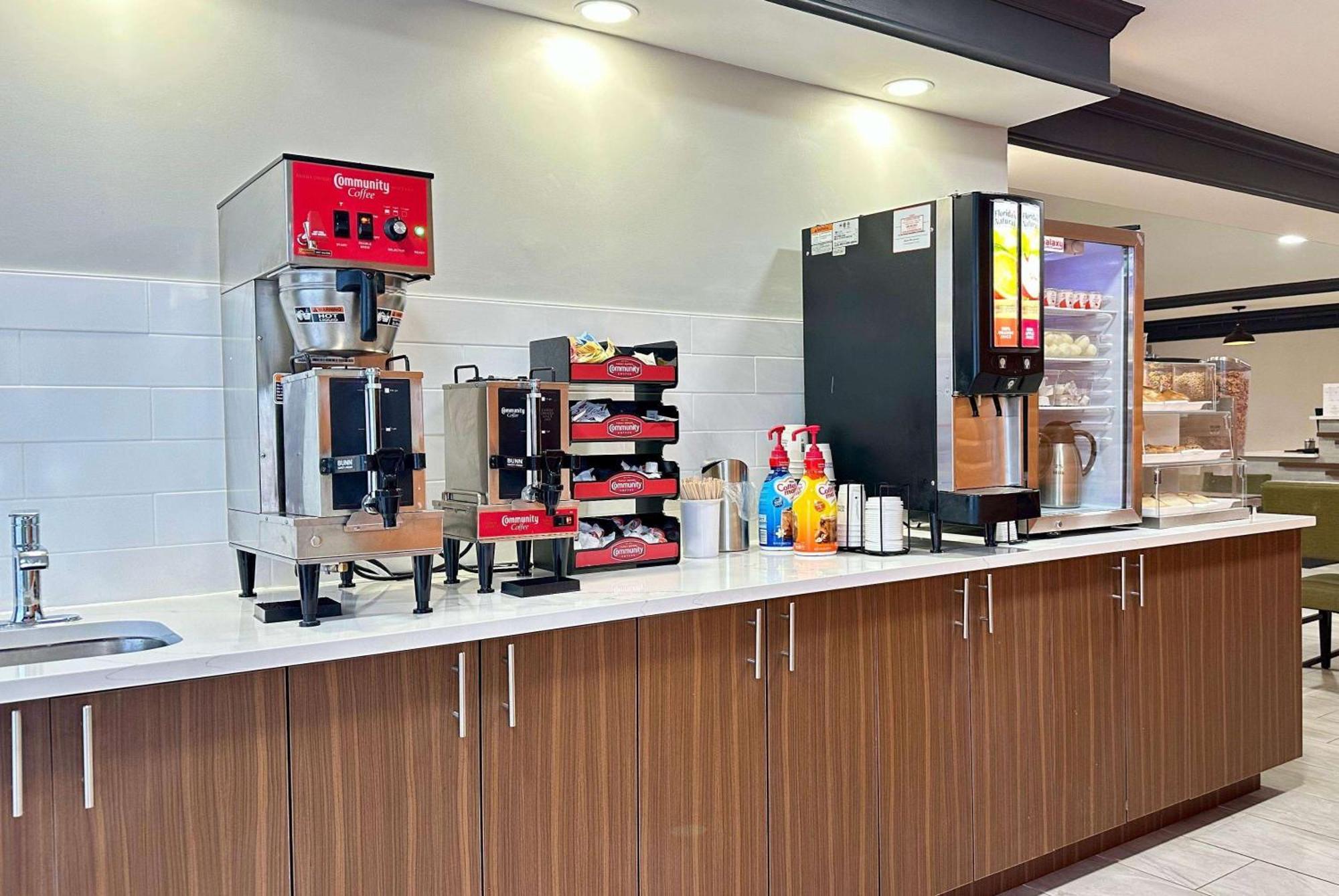La Quinta Inn By Wyndham Huntsville Research Park מראה חיצוני תמונה
