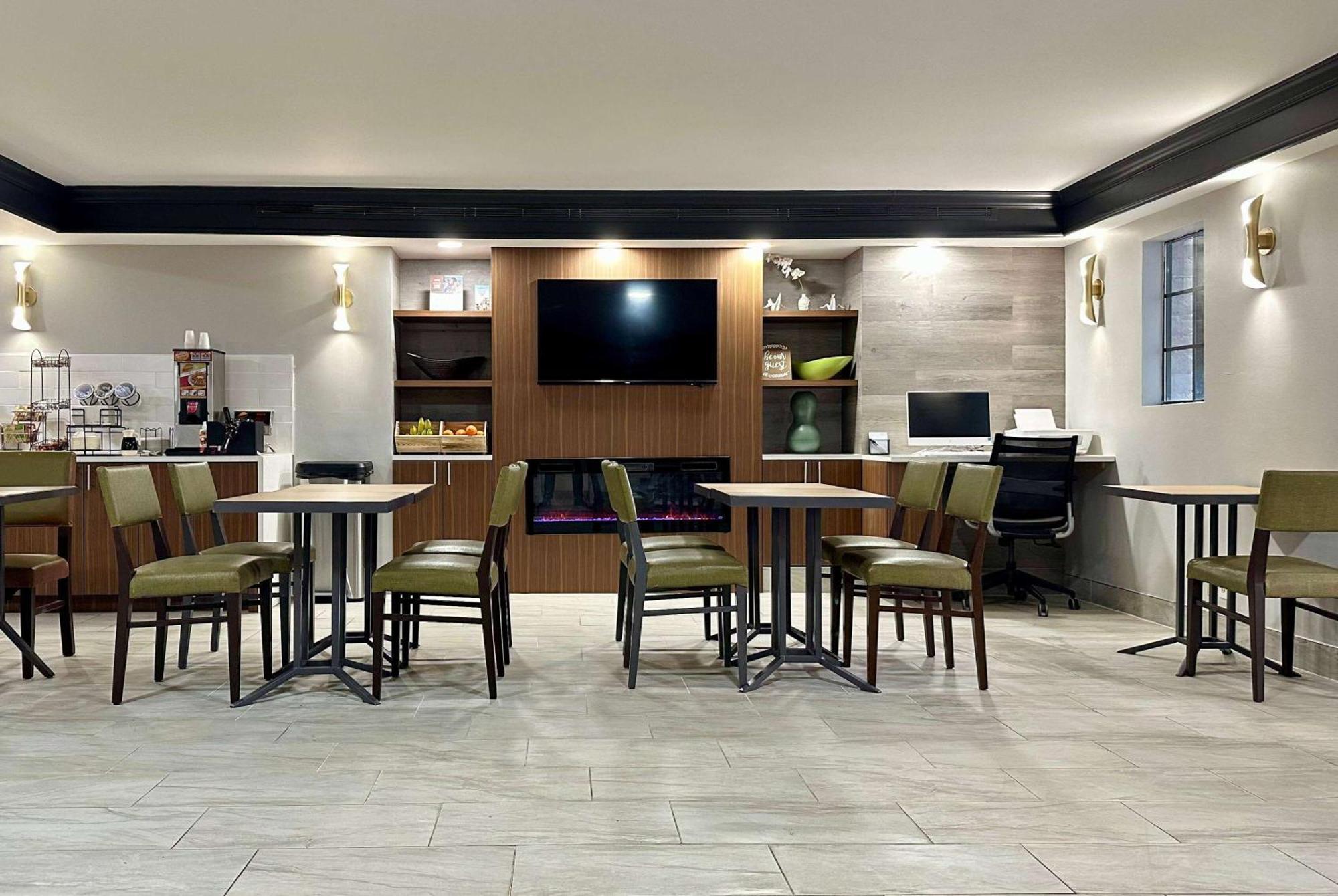 La Quinta Inn By Wyndham Huntsville Research Park מראה חיצוני תמונה